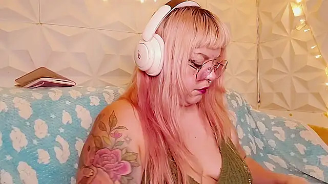 Satyn doll online show from May 22, 2026, 2:19 am