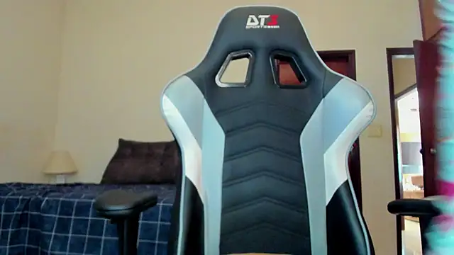 lannasantiago online show from October 22, 2025, 12:49 pm