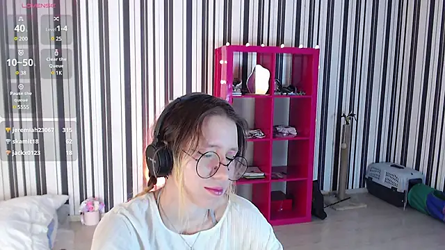 Snapshot of _Hanna_Moon_ chatting on February 8, 2025, 10:18 am Hanna Moon online show from February 8, 2025, 10:18 am