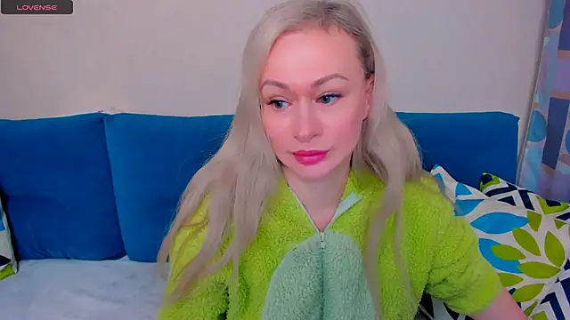 EllenMoore online show from October 3, 2025, 3:03 am