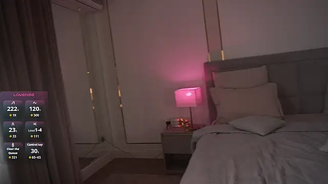 eseniyavl online show from October 25, 2025, 5:26 am