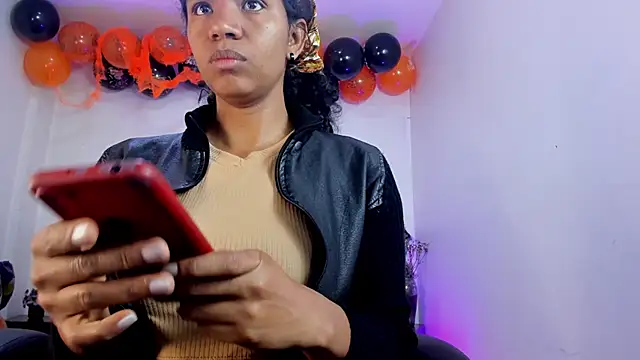 Snapshot of Ellie_Alves chatting on November 4, 2025, 1:21 pm Ellie Alves online show from November 4, 2025, 1:21 pm