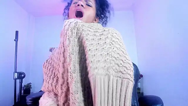 Snapshot of Ellie_Alves chatting on November 19, 2025, 2:39 pm Ellie Alves online show from November 19, 2025, 2:39 pm