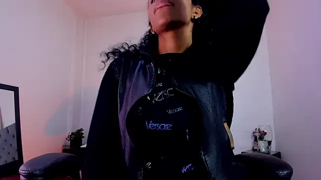 Snapshot of Ellie_Alves chatting on November 24, 2025, 2:28 pm Ellie Alves online show from November 24, 2025, 2:28 pm