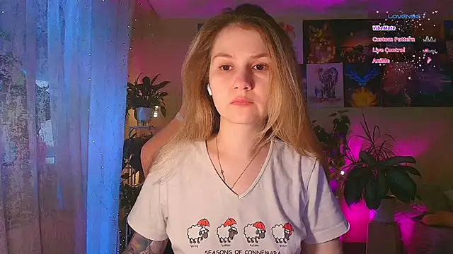 GoodWitch  online show from November 22, 2025, 7:51 am