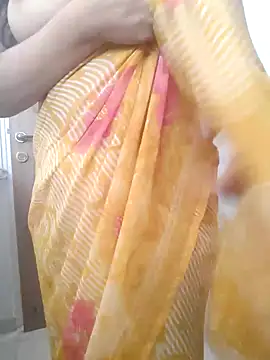 Snapshot of MumbaiMaskGirl chatting on December 8, 2024, 11:24 am MumbaiMaskGirl online show from December 8, 2024, 11:24 am