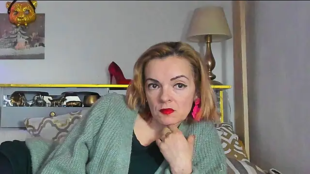 KateConner online show from March 19, 2025, 10:53 pm