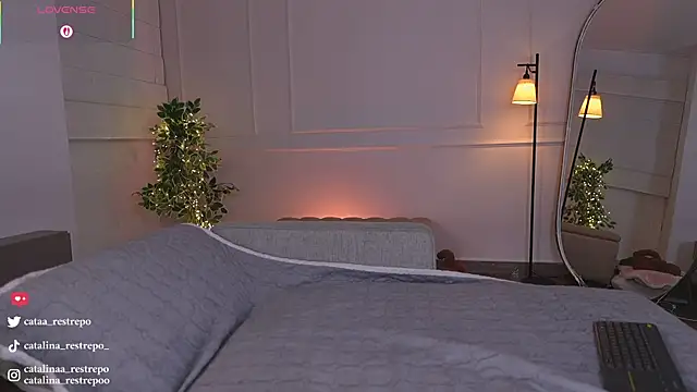 CATALINA RESTREPO online show from February 13, 2026, 1:34 am