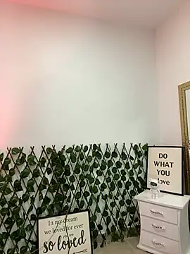 Fancyxlove online show from February 14, 2025, 1:29 pm