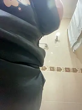 Fancyxlove online show from November 15, 2025, 12:34 pm