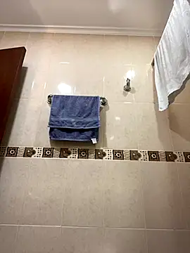 Fancyxlove online show from November 19, 2025, 12:27 pm