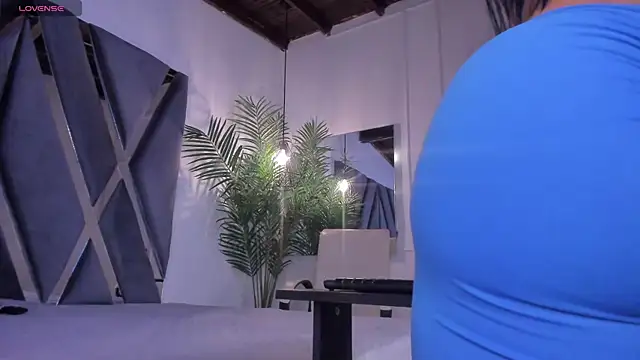 alessandra wells online show from April 17, 2026, 11:13 am