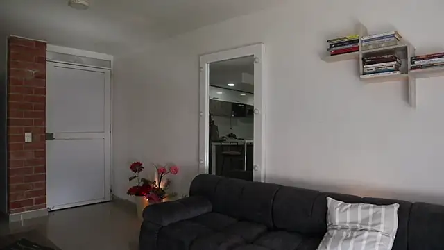  Vahos  online show from November 4, 2025, 5:23 pm