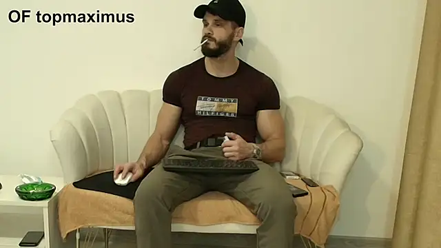 MauroTwin online show from November 25, 2025, 6:41 pm