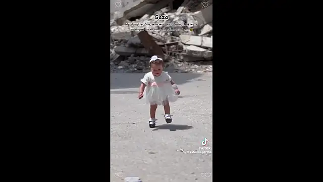 Snapshot of FoxyDom699 chatting on March 4, 2026, 4:51 am FoxyDom699 online show from March 4, 2026, 4:51 am