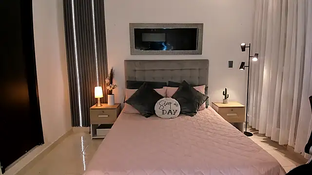 AmyWood online show from February 18, 2025, 1:21 am