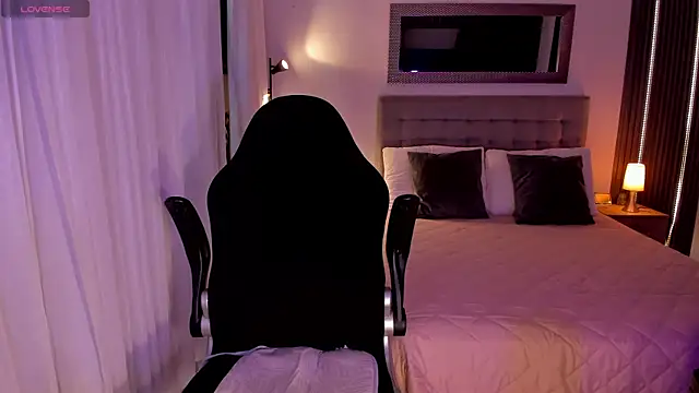 AmyWood online show from September 22, 2025, 8:11 pm