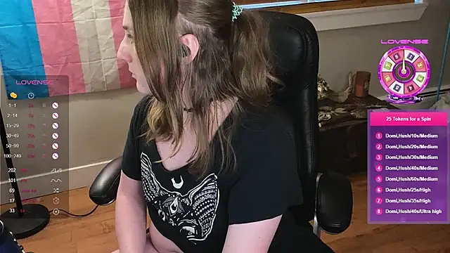 luluvaladon online show from March 19, 2025, 12:26 am