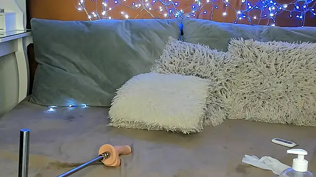 MiaBeeXX online show from February 28, 2025, 11:14 am