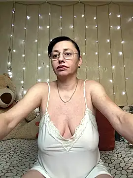 Amberhotqueen online show from January 19, 2026, 8:40 am