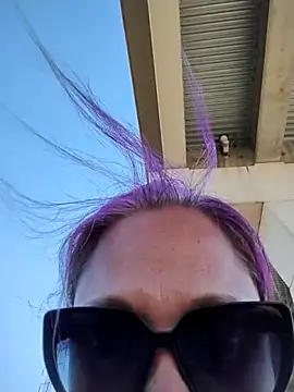 THEBEDroomdoOR online show from November 3, 2025, 8:43 pm