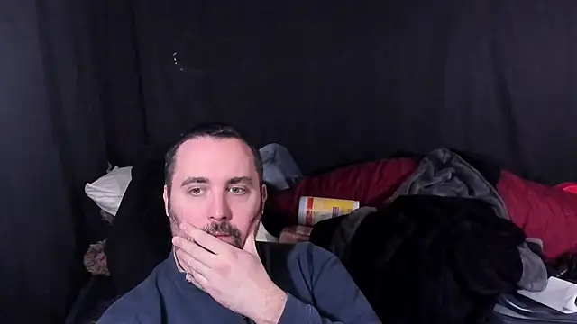 Snapshot of Metalstud chatting on February 1, 2026, 10:19 pm Metalstud online show from February 1, 2026, 10:19 pm