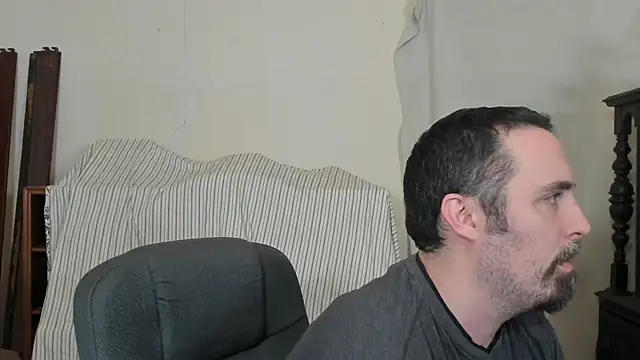 Snapshot of Metalstud chatting on February 20, 2026, 6:26 am Metalstud online show from February 20, 2026, 6:26 am