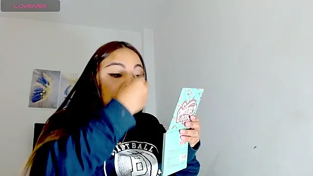 Kylie loveee online show from October 29, 2025, 12:29 pm