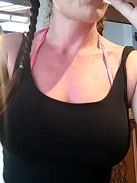 LilliThelo online show from February 25, 2025, 9:24 pm