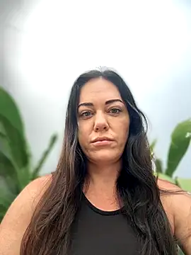 LilliThelo online show from November 3, 2025, 2:24 am