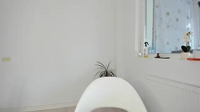 DiamondKay online show from February 10, 2026, 8:07 am