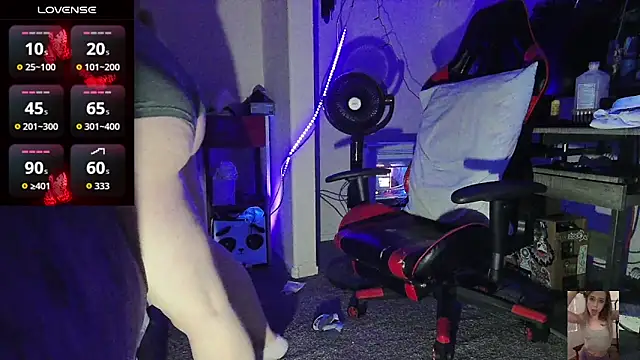 Blondiewithanass online show from April 8, 2026, 7:03 pm