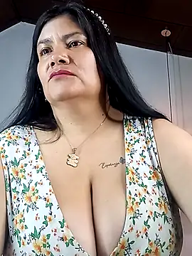 salomexlove 20 online show from November 30, 2025, 11:36 am