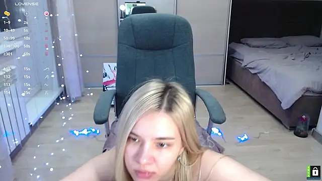 Snapshot of Lana__Nova chatting on January 24, 2025, 11:15 am Lana  Nova online show from January 24, 2025, 11:15 am