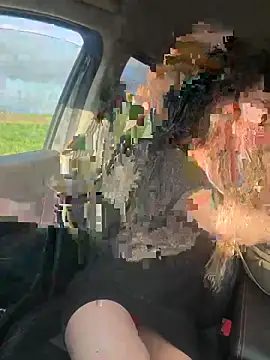 nicole 98 online show from March 18, 2025, 4:04 pm