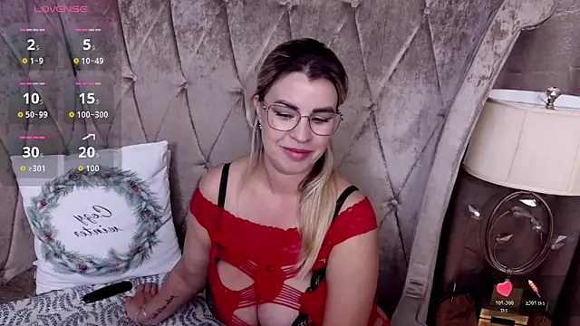 Snapshot of BustyGizelle chatting on June 10, 2026, 8:41 pm BustyGizelle online show from June 10, 2026, 8:41 pm