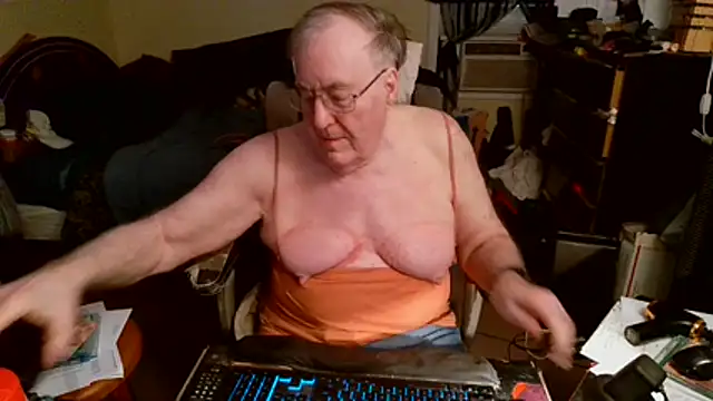 Toastir online show from February 16, 2026, 9:44 pm