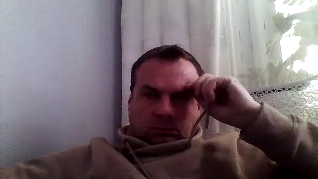 grzes19763 online show from April 15, 2026, 8:43 am