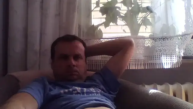 grzes19763 online show from April 16, 2026, 12:17 pm