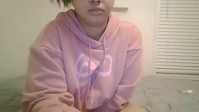 Snapshot of beautylovess chatting on November 10, 2025, 9:08 am beautylovess online show from November 10, 2025, 9:08 am