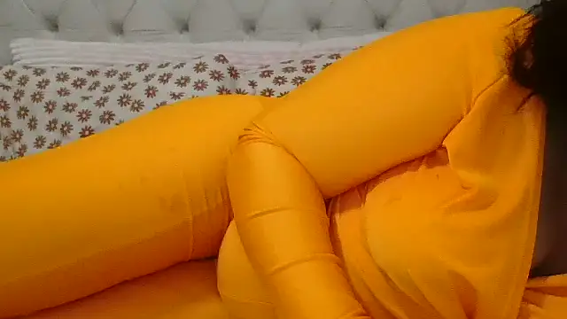 Snapshot of beautylovess chatting on January 7, 2026, 5:26 pm beautylovess online show from January 7, 2026, 5:26 pm