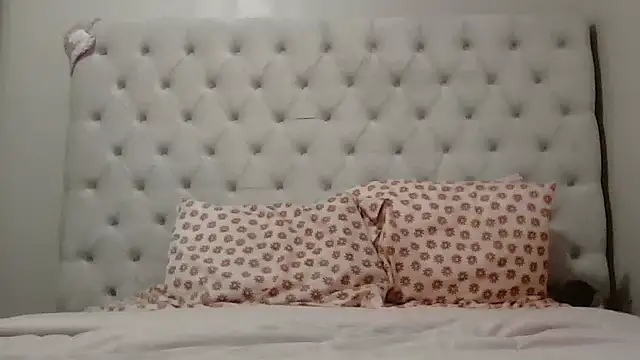 Snapshot of beautylovess chatting on January 10, 2026, 2:52 pm beautylovess online show from January 10, 2026, 2:52 pm