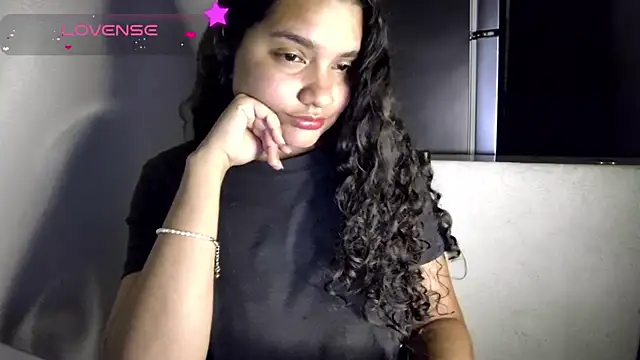 Snapshot of blerstefan1 chatting on January 14, 2025, 3:32 am blerstefan1 online show from January 14, 2025, 3:32 am