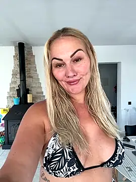 Snapshot of NastyMilf_ chatting on September 23, 2025, 10:29 am NastyMilf online show from September 23, 2025, 10:29 am