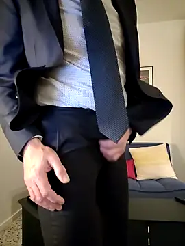 Justforoneday online show from December 1, 2025, 9:31 pm