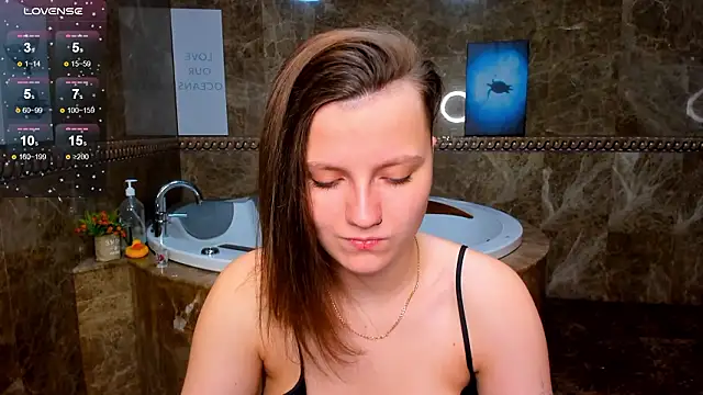 Snapshot of MelindaTin chatting on February 6, 2026, 12:37 am MelindaTin online show from February 6, 2026, 12:37 am