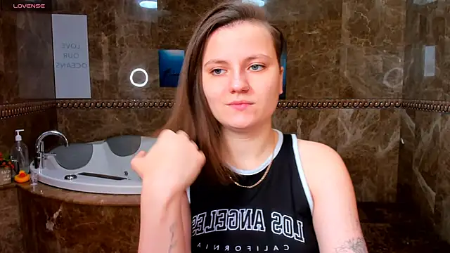 Snapshot of MelindaTin chatting on February 26, 2026, 7:40 am MelindaTin online show from February 26, 2026, 7:40 am