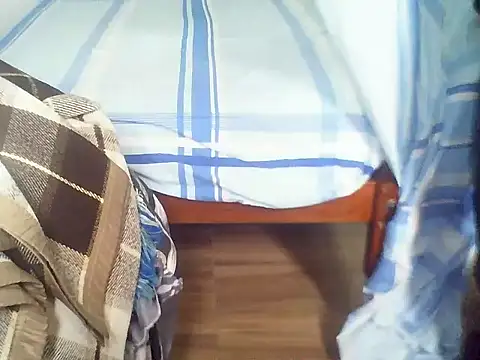 Snapshot of Latinjim29 chatting on December 20, 2025, 5:53 pm Latinjim29 online show from December 20, 2025, 5:53 pm