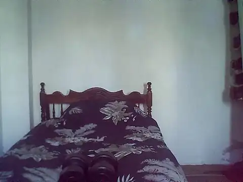 Snapshot of Latinjim29 chatting on December 21, 2025, 6:04 pm Latinjim29 online show from December 21, 2025, 6:04 pm