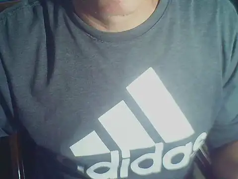 Snapshot of Latinjim29 chatting on January 9, 2026, 3:31 am Latinjim29 online show from January 9, 2026, 3:31 am